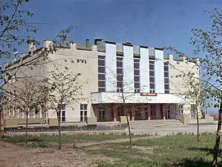 Придумать праздник вместе: зарайцев приглашают поделиться воспоминаниями о ДК Леонова к 60-летию