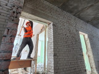 В Протвинском лицее обработали потолки и подготовили 1,5 тыс. м² кровли к ремонту