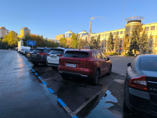 Парковку у администрации Реутова сделали платной для всех