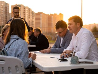 В Дзержинском провели встречу с жителями и отчитались о новых проектах