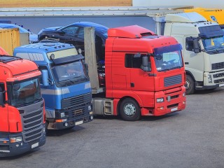Под Дмитровом решили проблему стихийной стоянки и проезда большегрузов
