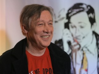 Михаил Ефремов устроился на работу в театр