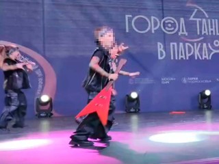 В Солнечногорске неизвестные забрали из автобуса бутафорскую гитару для танцевального конкурса