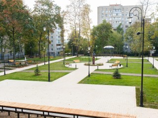 В парке усадьбы Чернышевых установили ротонду и качели