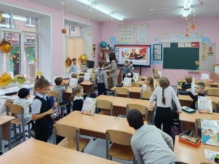 Первоклассники протвинского лицея обрели новый дом на время ремонта
