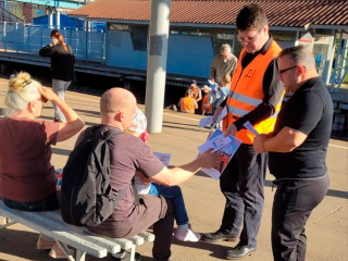Жителям напомнили о правилах поведения на железнодорожных путях