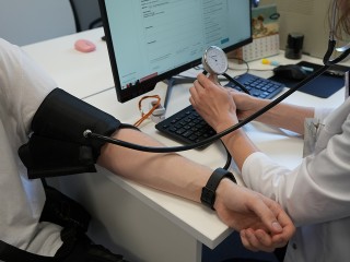Восемь человек отправили на дополнительные медицинские обследования в Пушкино