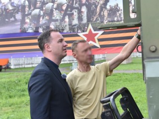 Депутат передал центру «Витязь» в Балашихе симулятор ранений