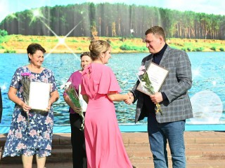 Белоомутцы получили награды в честь 528-летия поселка