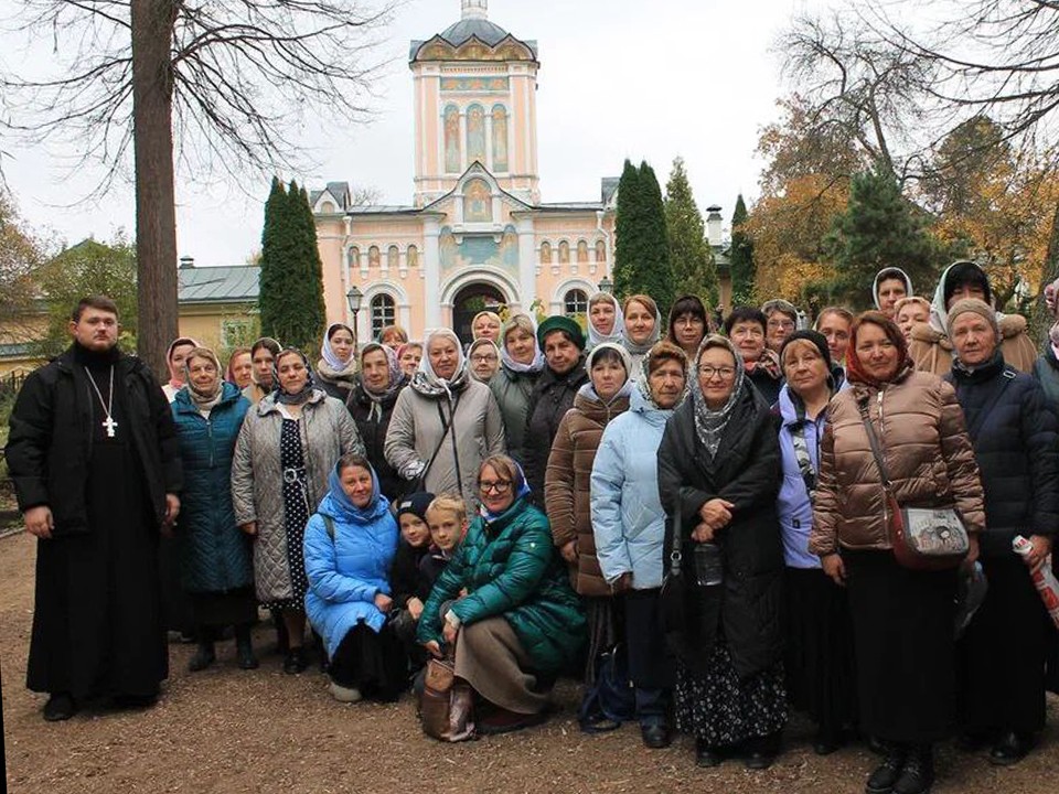 Монастырский скит и келью древнего святого посетили верующие из Пушкино на Калужской земле