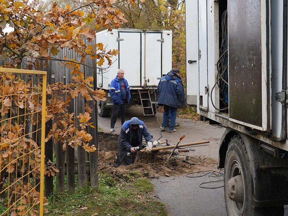 В Левой Пойме под Ступином устраняют порыв сети отопления
