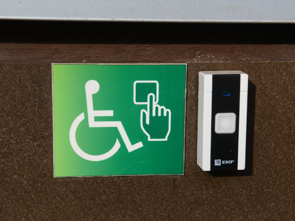 В больнице Новосинькова установили пандус для маломобильных пациентов