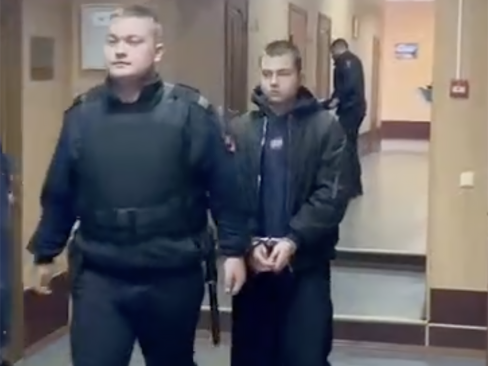 В Кашире заключили под стражу курьера мошенников, забравшего сбережения у ветерана ВОВ