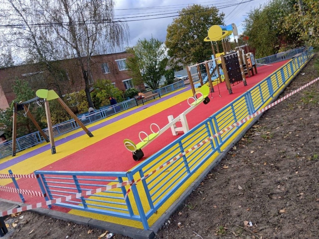 В деревне Ботово родителей и детей приглашают на открытие новой игровой площадки