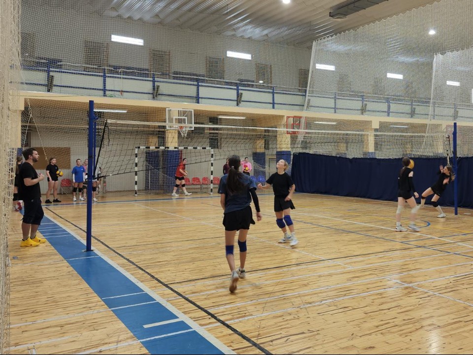 Городская любительская секция волейбола вышла на профессиональный уровень за девять лет