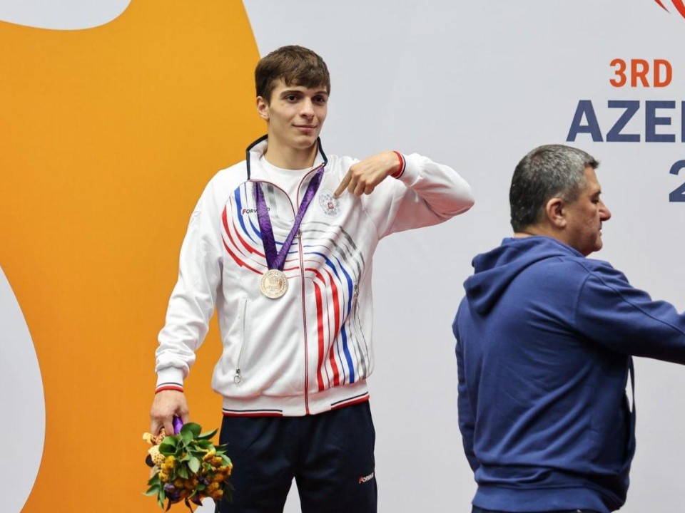 Давид Карабабаев из Чехова привез серебро с соревнований по боксу в Азербайджане