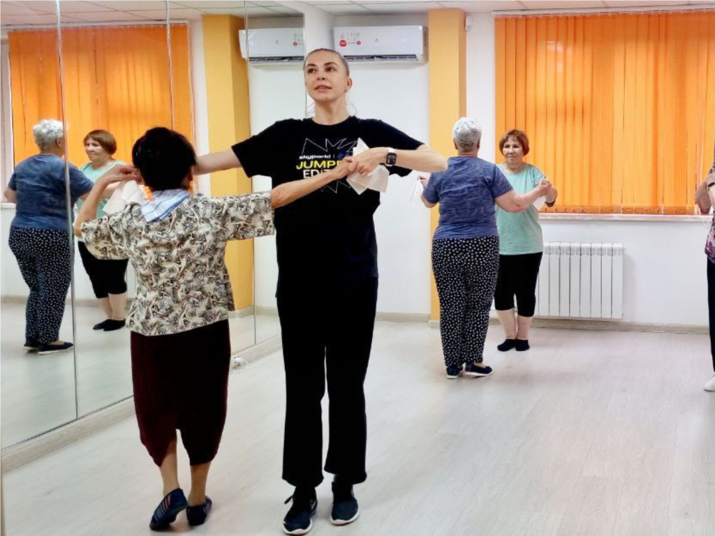 Пенсионеров Красногорска пригласили на танцы