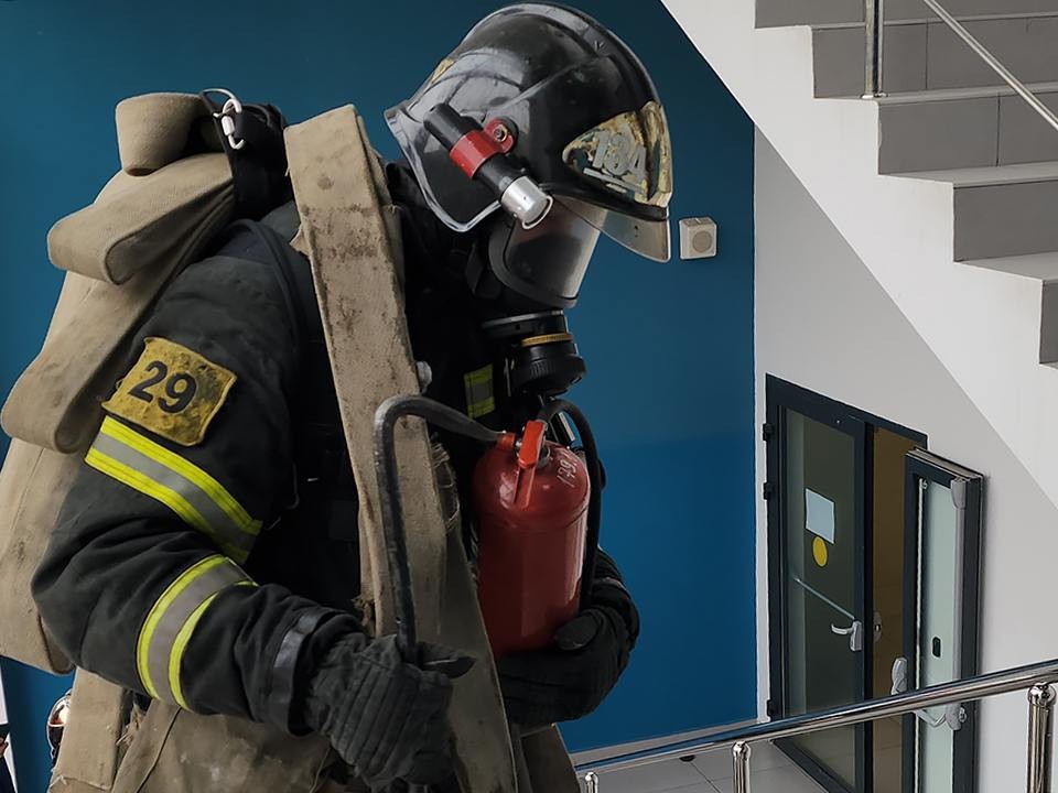 Пожарные спасли от возгорания квартиру в Лыткарине