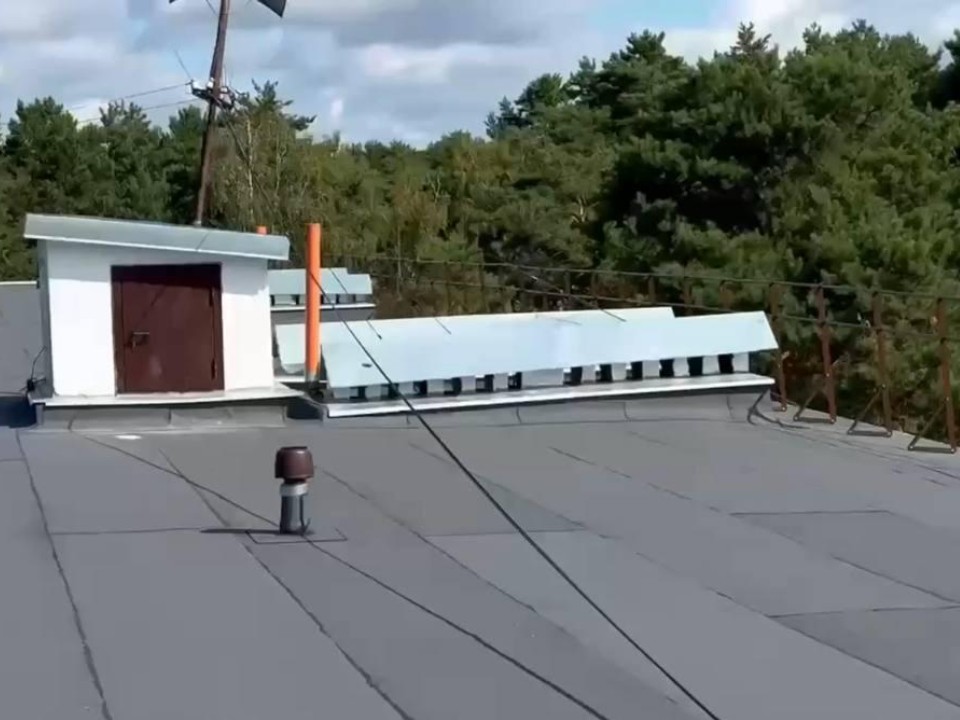 В Серпухове завершили капитальный ремонт кровли в пятиэтажном доме