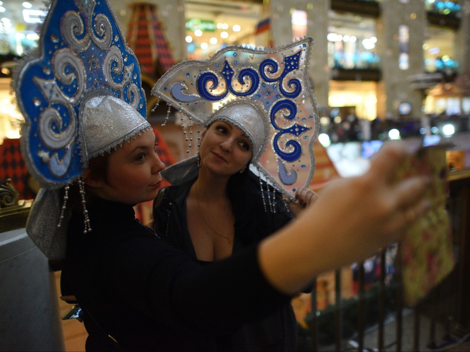 Кокошники против тыкв: русский стиль вытеснил товары на Хеллоуин