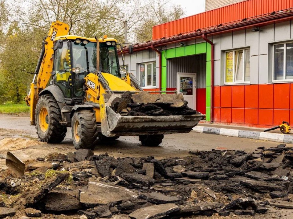 Свежий асфальт и удобные тротуары: как меняются дворы в Лобне