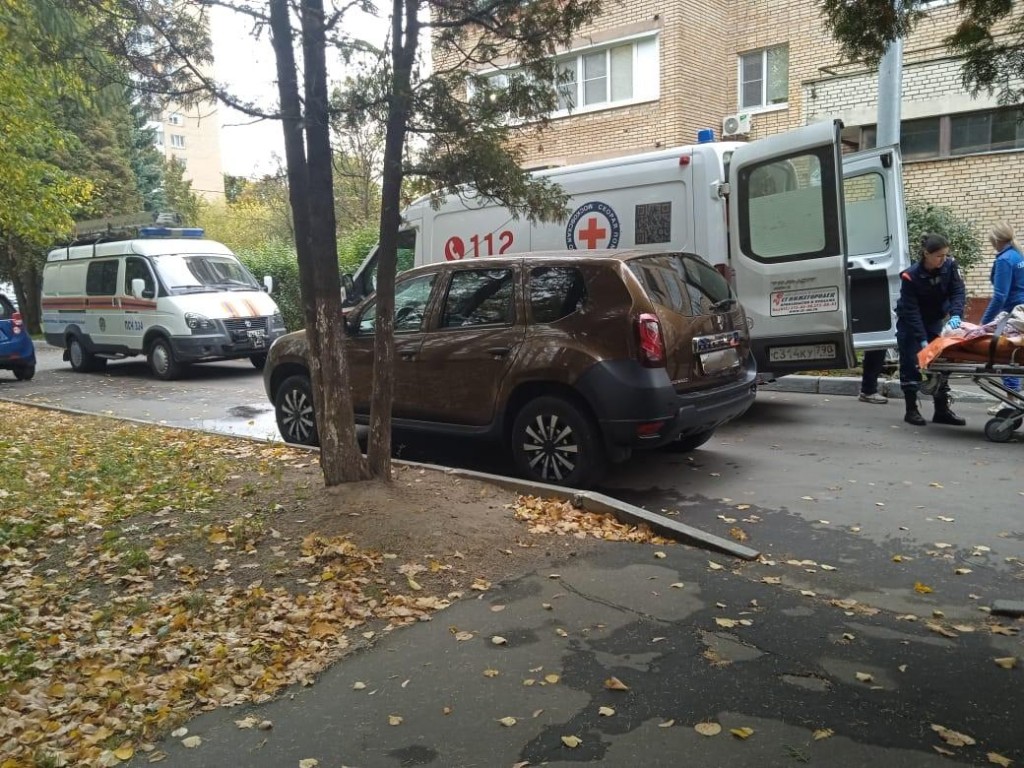 В Ступино спасатели вскрыли дверь в квартире, где находилась обездвиженная пенсионерка