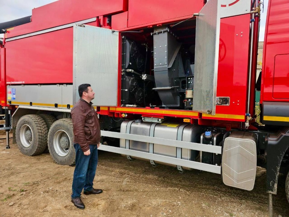 Опыт и технологии помогают модернизировать ЖКХ: подмосковные специалисты побывали в Твери и изучили новую спецтехнику