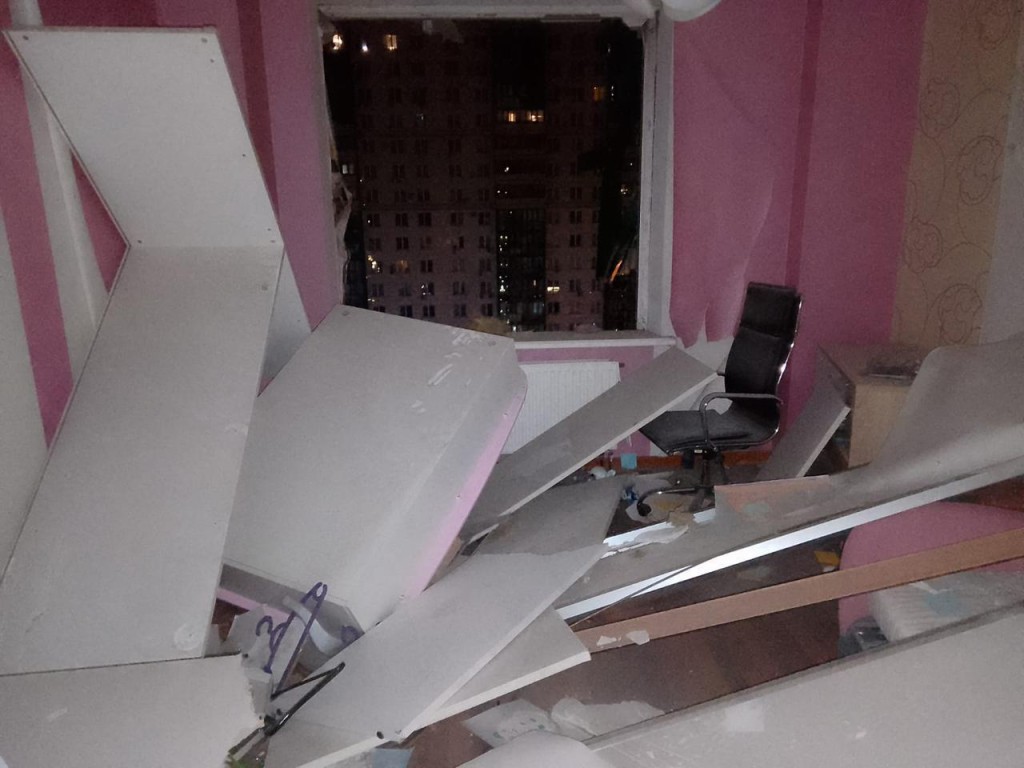 Спасатели ликвидировали последствия атаки БПЛА на жилой дом в Красногорске