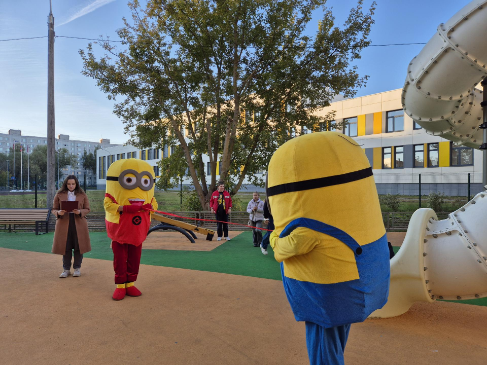 Старая площадка ушла в прошлое: чем удивит обновленный двор на улице Володарского