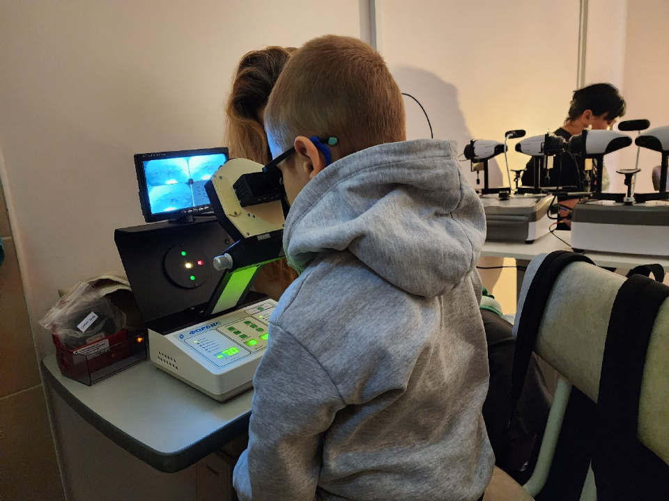 Пациентам поликлиники Подольской детской больницы помогут восстановить зрение с помощью аппаратного лечения