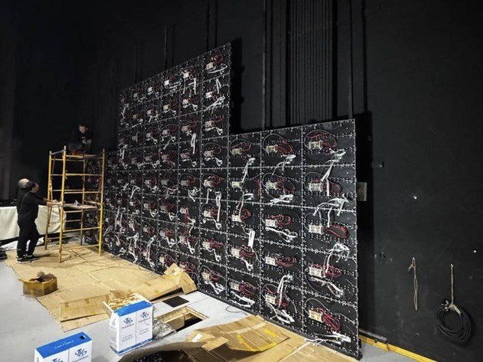 «Волшебное зеркало» в Подольске: «Дубровицы» готовятся удивлять новым медиаэкраном