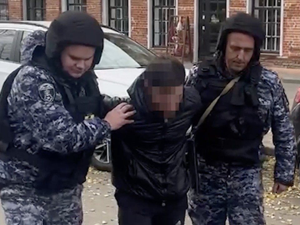 Росгвардейцы задержали молодого человека за кражу продуктов из магазина в Коломне