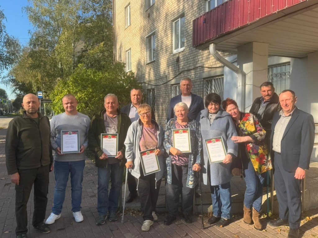 Жителей Апрелевки поощрили за изготовление окопных свечей и плетение сетей