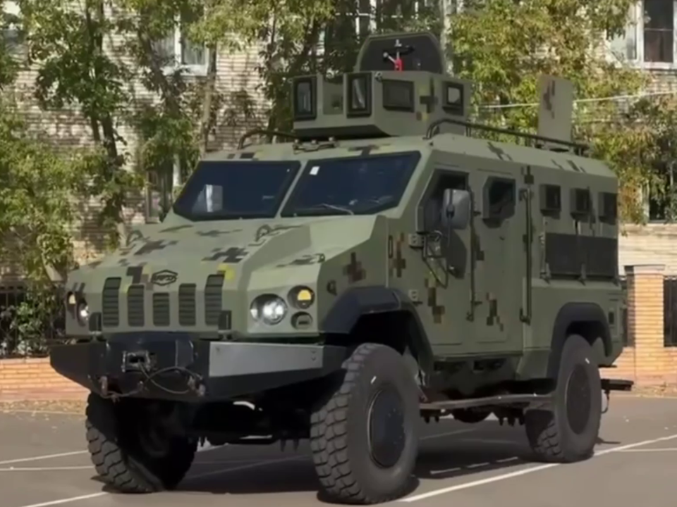 Бойцы «Легиона Вагнер Истра» привезли в округ трофейный броневик
