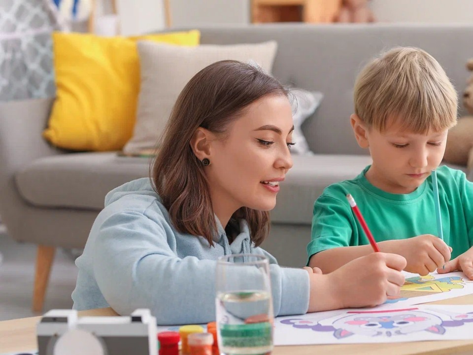 Карьера без паузы: жительницам Подмосковья помогут совместить материнство с интересной работой