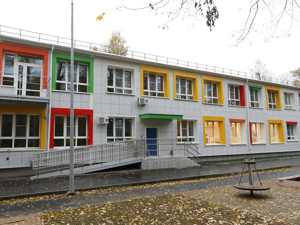 В детсаду «Родничок» завершается установка сантехники и отделка помещений