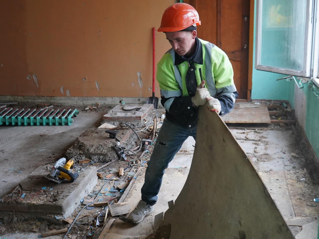 Работы идут по графику: как продвигается капремонт трех соцобъектов в Ступине