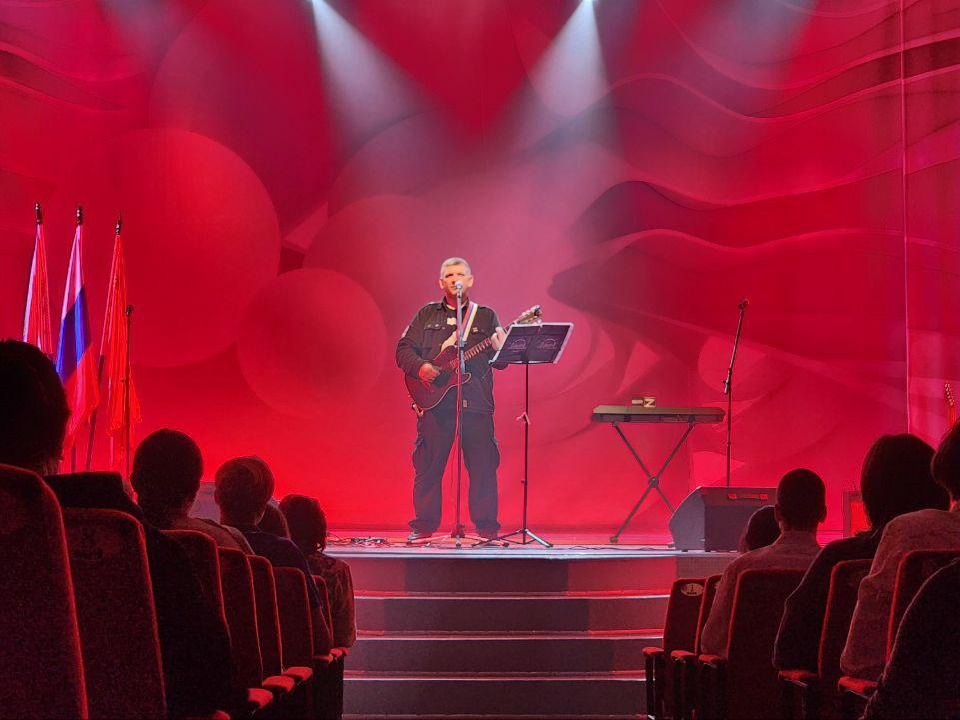 В Новосинькове спели фронтовые песни, написанные участниками спецоперации