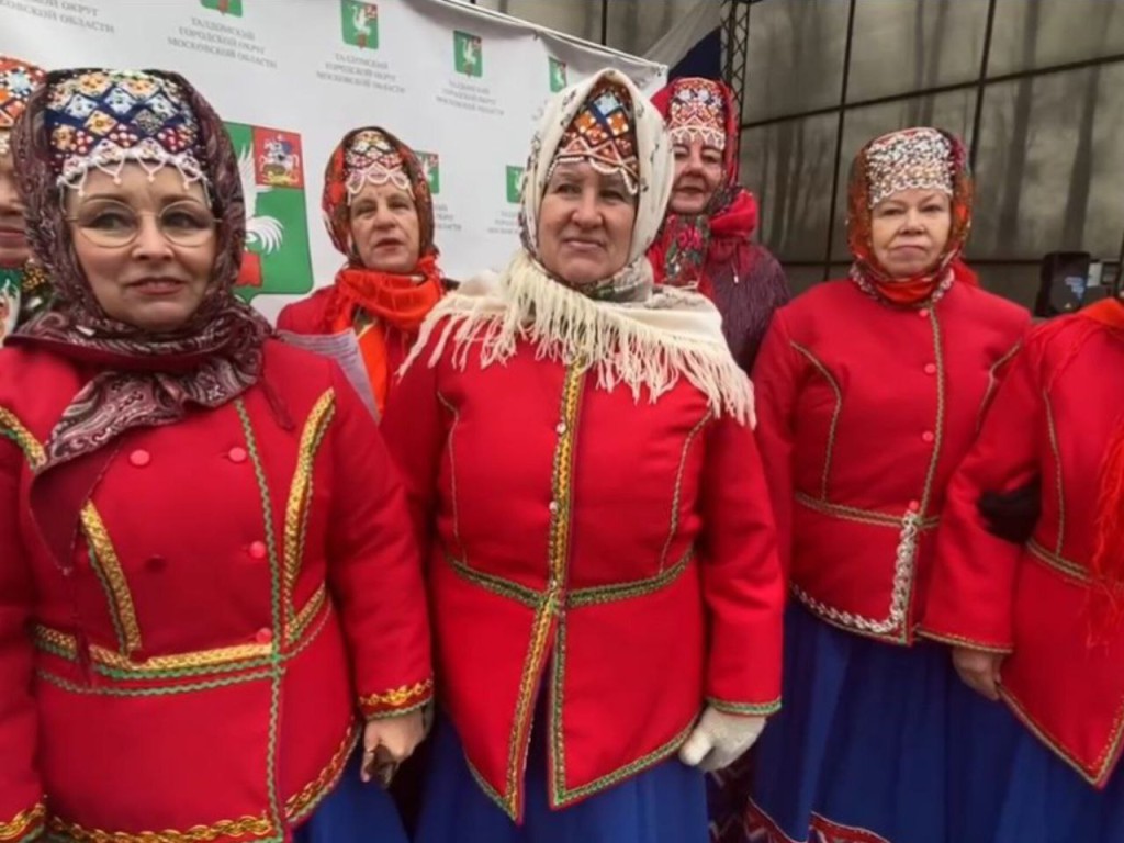 В День народного единства в Вербилках пенсионерам подготовили сюрприз