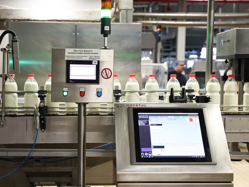 На молочном комбинате «Чеховский» внедрили роботов и ИИ для управления производством