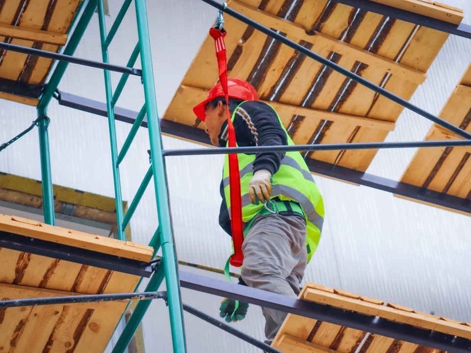 Часы Морозова снова пойдут: башню в Орехово-Зуеве изучат реставраторы