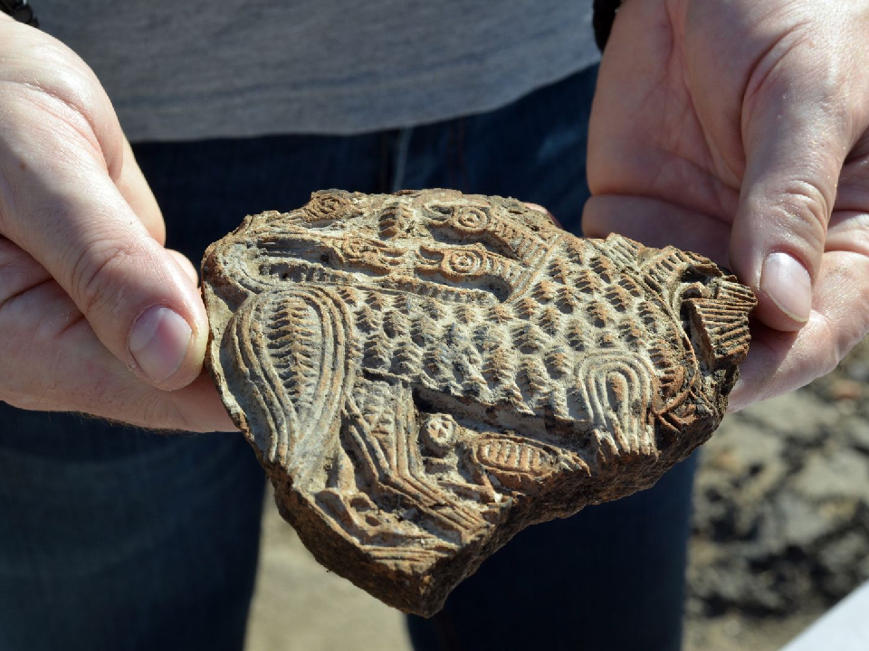 Украшения и предметы быта древнего поселения XV века обнаружили строители в Дубне