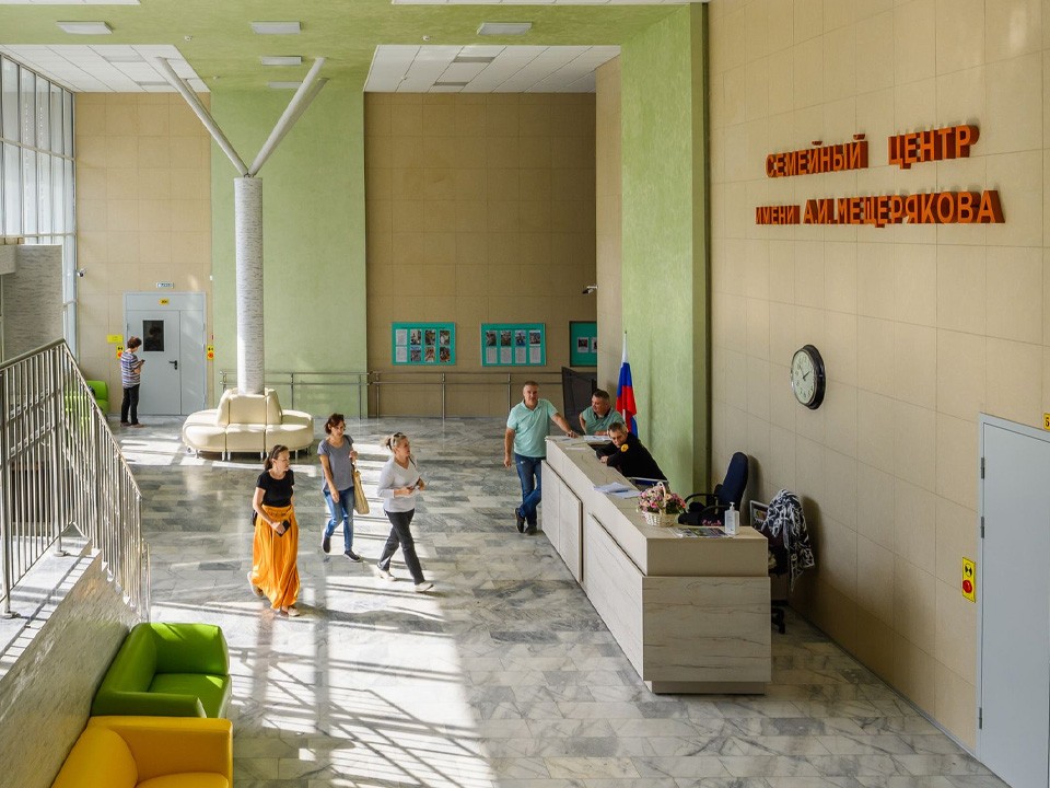 Семейные центры Подмосковья ежегодно обеспечивают поддержку 2 тыс. детям, оставшимся без родителей