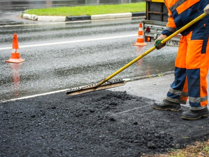 В Воскресенске провели ямочный ремонт на улице Промплощадка