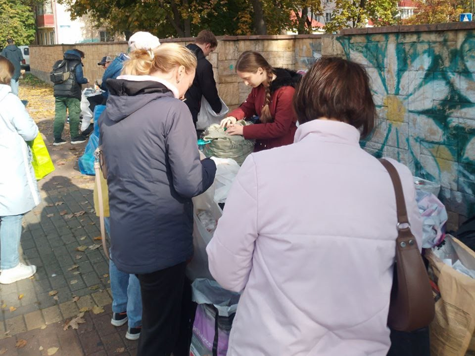 В Раменском волонтеры и жители собрали на переработку «Газель» вторсырья