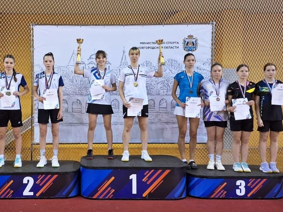 Бадминтонистки из Красноармейска привезли медали с соревнований в Новгороде