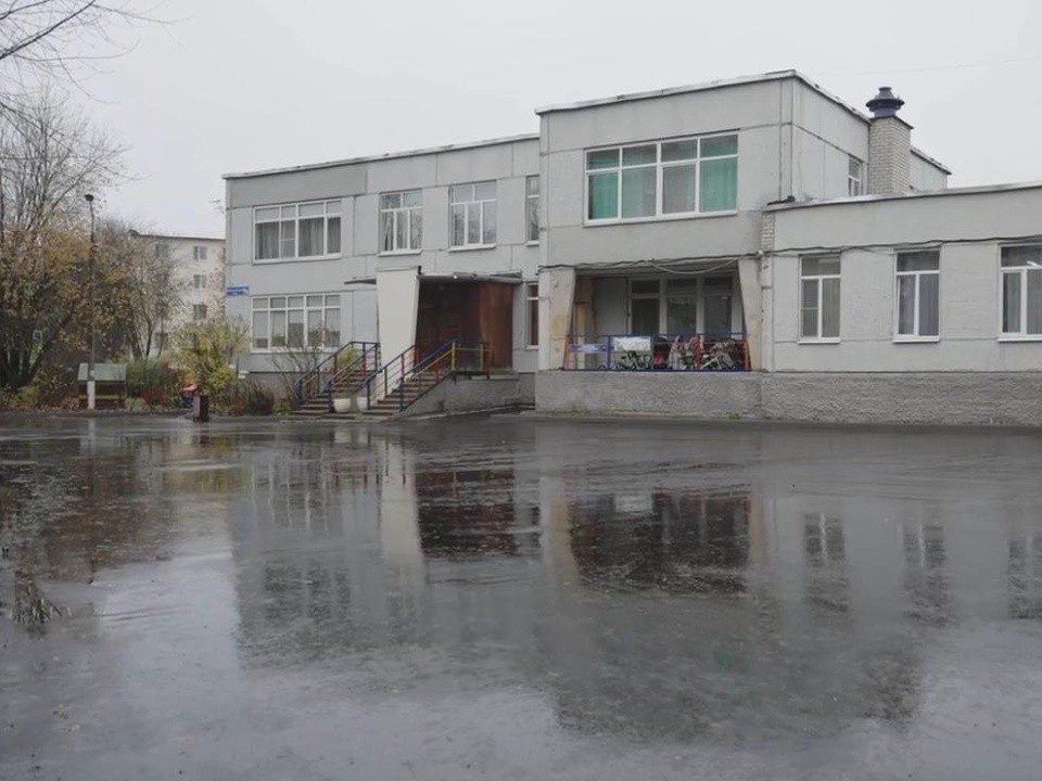 По современным стандартам: возле каких школ и детсадов Истры заменили асфальт