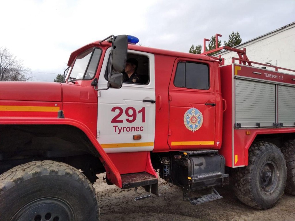 В Шатуре спасатели помогли медикам госпитализировать травмированную пенсионерку