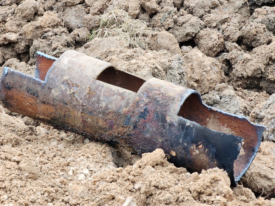 В доме на улице Фрунзе устранили течь в подвале