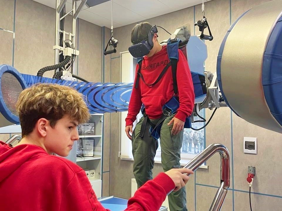 Первокурсники Губернского колледжа в Серпухове обрели новые навыки на сборах в «Авангарде»